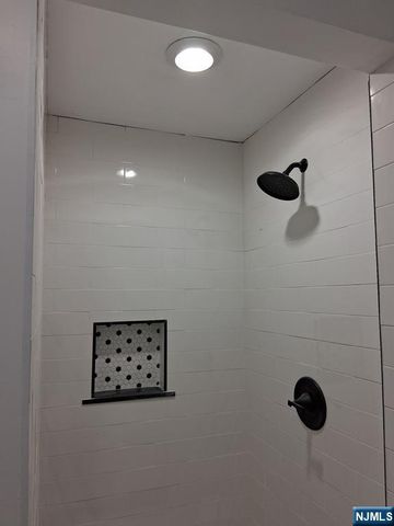 715 17th Street, Newark, NJ 07103