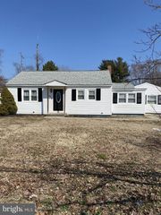 502 W SUNSET AVE, Greensboro, MD 21639