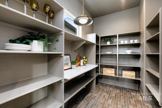 6774 Saddle Bred Way, Star, ID 83669