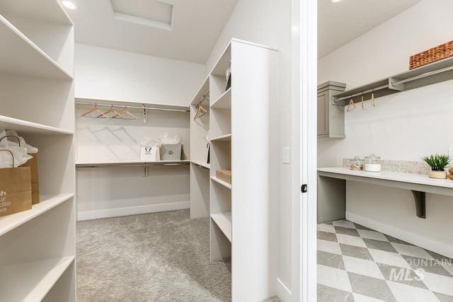 6774 Saddle Bred Way, Star, ID 83669