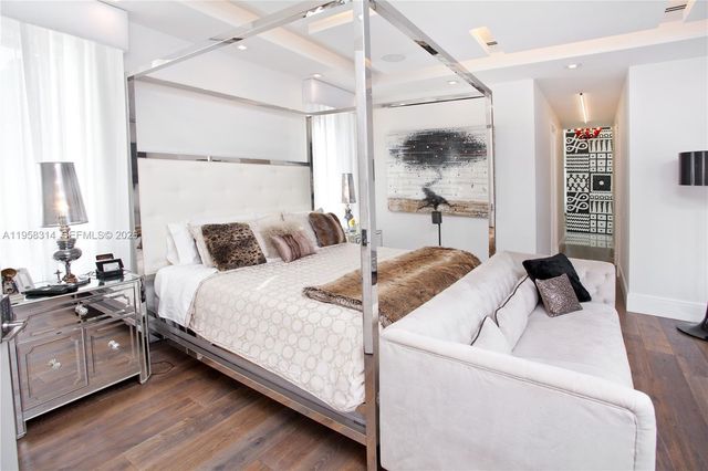 165 Paloma Dr, Coral Gables, FL 33143