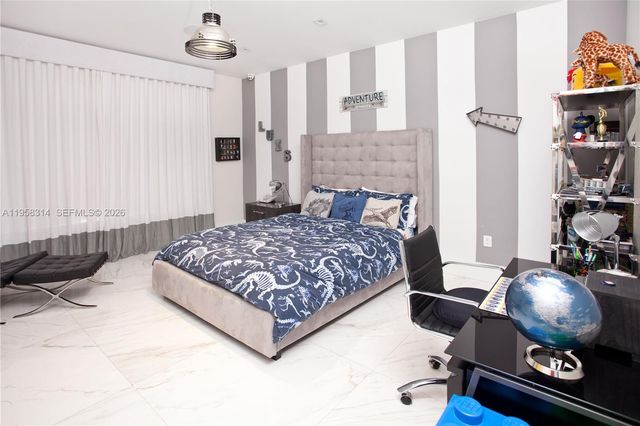 165 Paloma Dr, Coral Gables, FL 33143