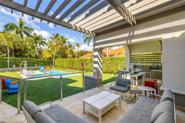 165 Paloma Dr, Coral Gables, FL 33143