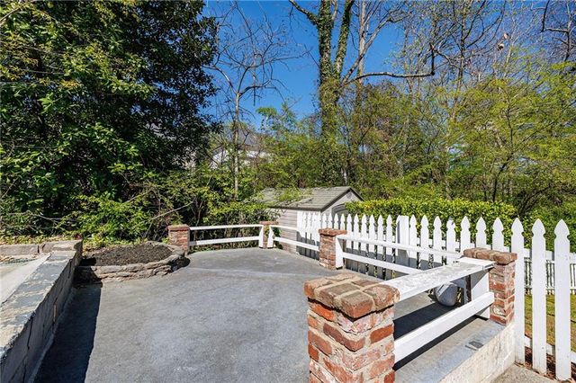 1868 Dyer Circle, Chamblee, GA 30341