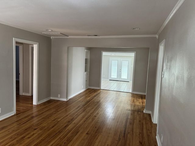 8427 Ridgelea Street, Dallas, TX 75209