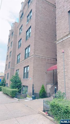2700 John F Kennedy Boulevard 302, Jersey City, NJ 07306