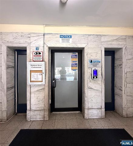 2700 John F Kennedy Boulevard 302, Jersey City, NJ 07306