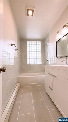 2700 John F Kennedy Boulevard 302, Jersey City, NJ 07306