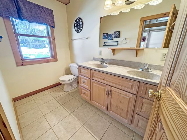 42 Airport Road, Dover, VT 05356