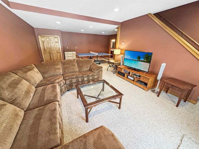 42 Airport Road, Dover, VT 05356