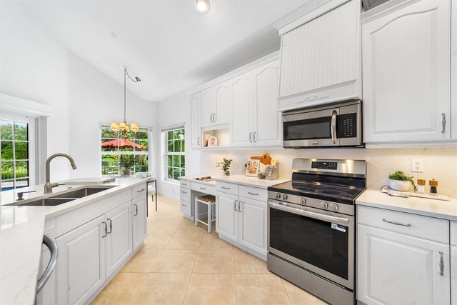 6152 NW 108th Way, Parkland, FL 33076