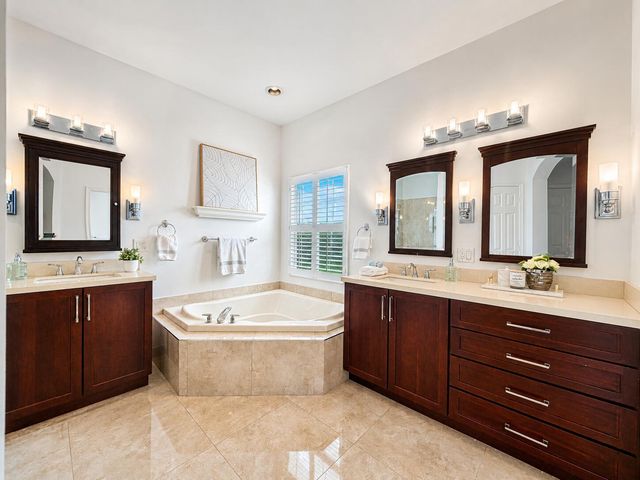 6152 NW 108th Way, Parkland, FL 33076