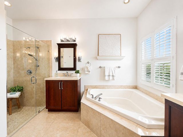 6152 NW 108th Way, Parkland, FL 33076