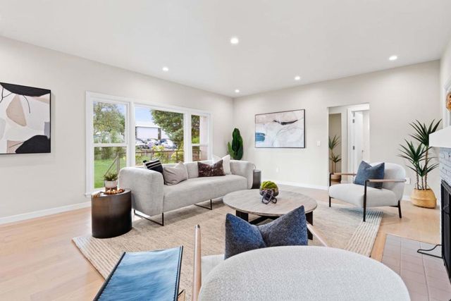 2105 Stratford Way, San Mateo, CA 94403