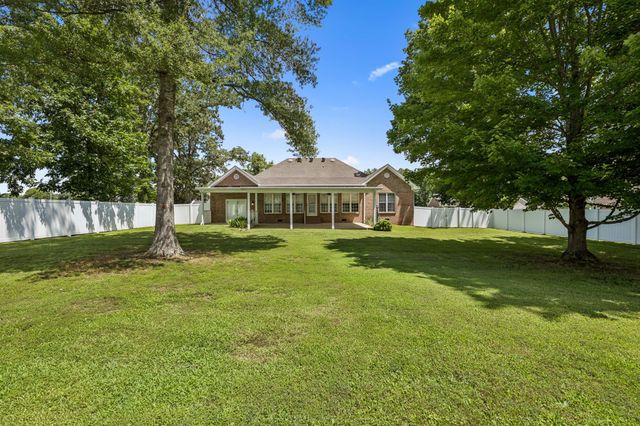 142 Heritage Cir, Manchester, TN 37355