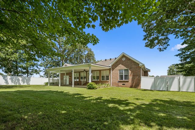 142 Heritage Cir, Manchester, TN 37355
