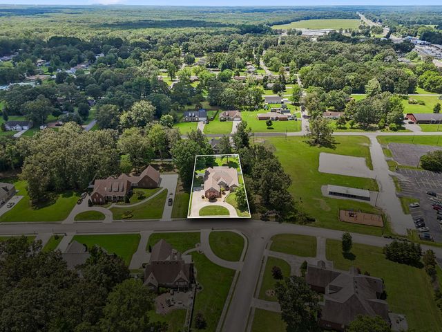 142 Heritage Cir, Manchester, TN 37355