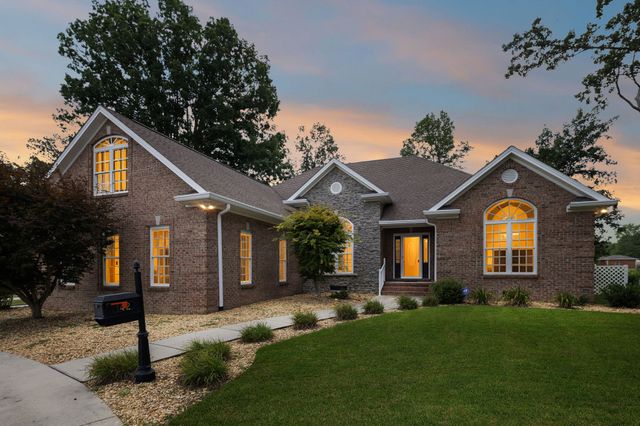 142 Heritage Cir, Manchester, TN 37355