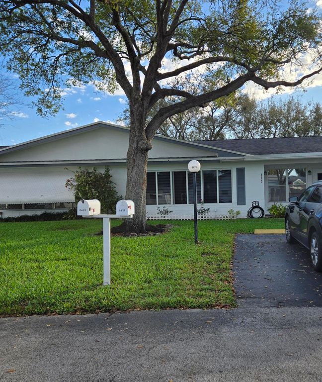 8423 NW 12th Street C67, Plantation, FL 33322