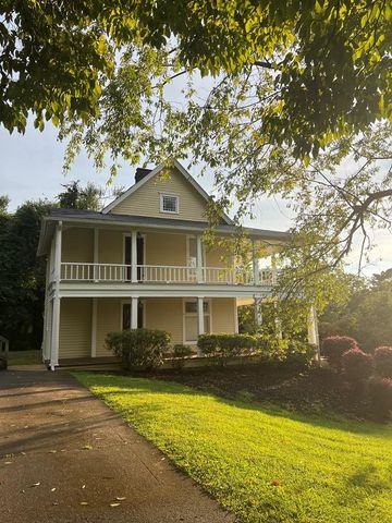 190 Mckinney Street, Blue Ridge, GA 30513