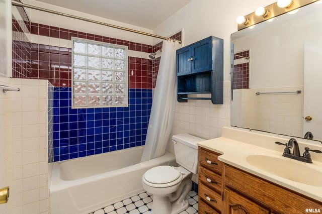 1918 KENNEDY Street, Murphysboro, IL 62966