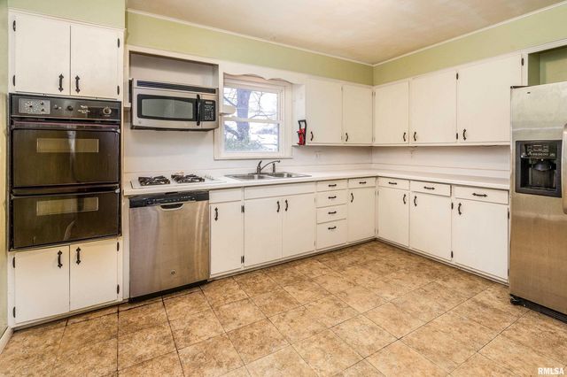 1918 KENNEDY Street, Murphysboro, IL 62966