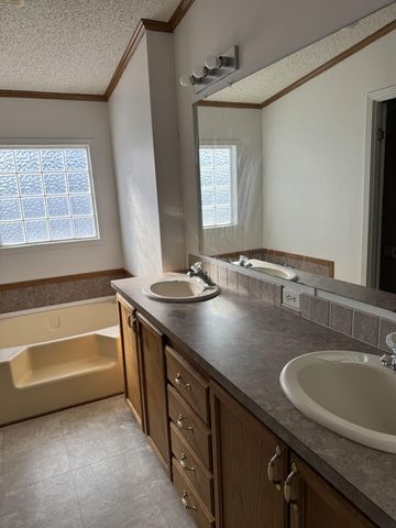 27691 Longview Lane, Seligman, MO 65745