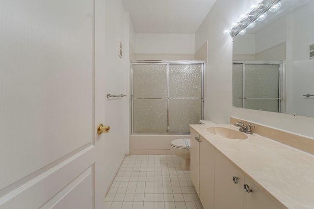 8705 Via Giula 1, Boca Raton, FL 33496