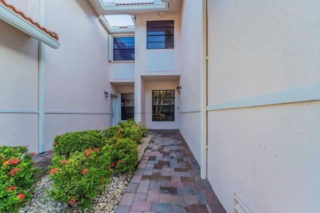8705 Via Giula 1, Boca Raton, FL 33496