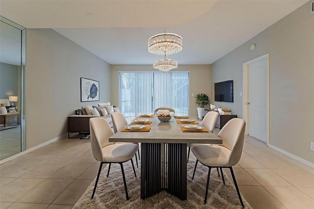 8705 Via Giula 1, Boca Raton, FL 33496