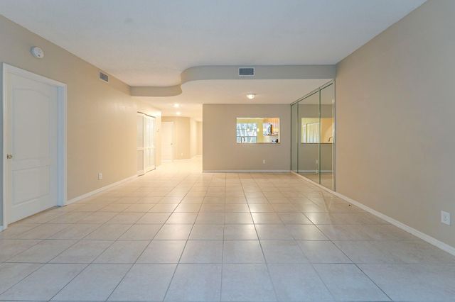 8705 Via Giula 1, Boca Raton, FL 33496