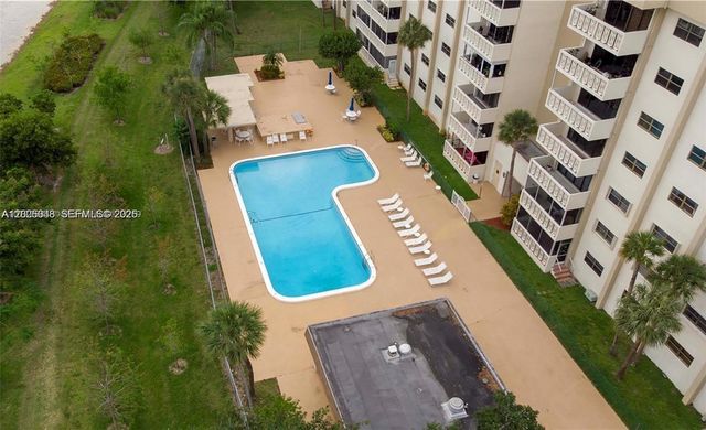 800 NE 195th Street 720, Miami, FL 33179