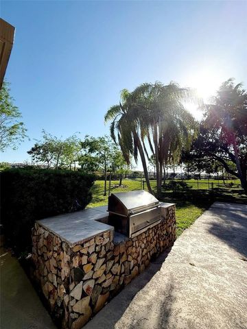 800 NE 195th Street 720, Miami, FL 33179