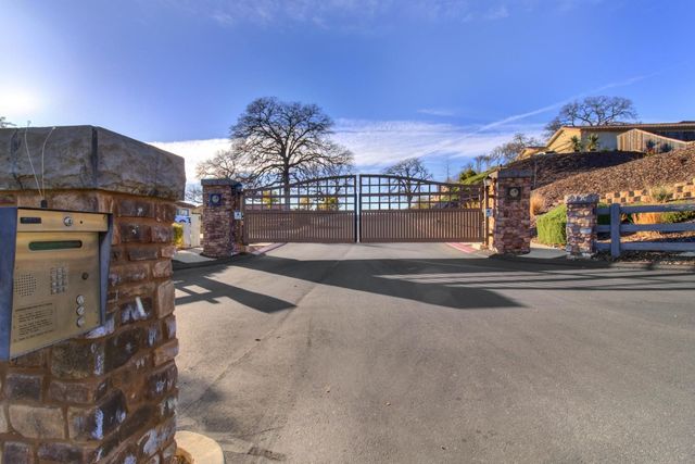 9588 Pamela St, El Dorado Hills, CA 95762