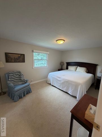 210 Sunny Heights Lane, Idaho Falls, ID 83402