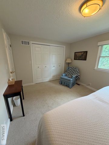 210 Sunny Heights Lane, Idaho Falls, ID 83402