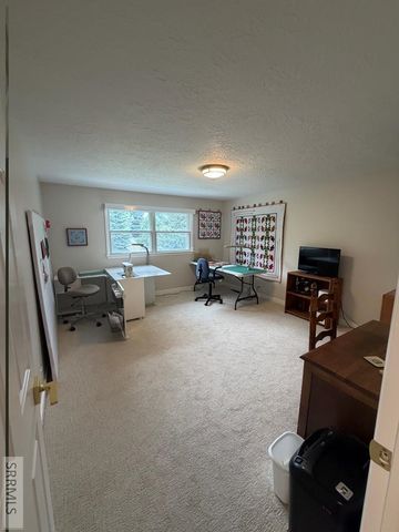 210 Sunny Heights Lane, Idaho Falls, ID 83402
