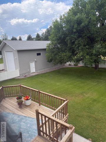 210 Sunny Heights Lane, Idaho Falls, ID 83402