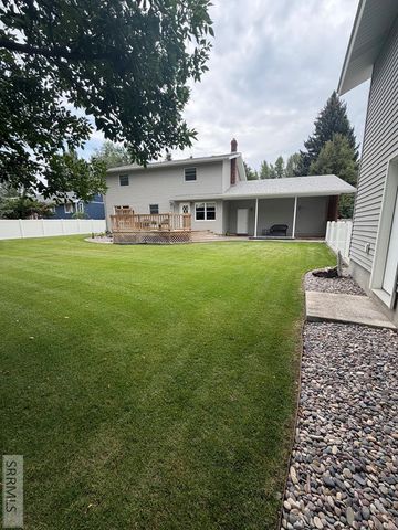 210 Sunny Heights Lane, Idaho Falls, ID 83402