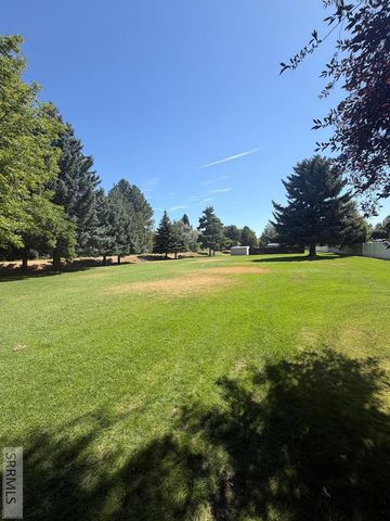 210 Sunny Heights Lane, Idaho Falls, ID 83402