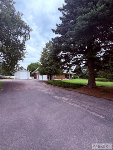 210 Sunny Heights Lane, Idaho Falls, ID 83402
