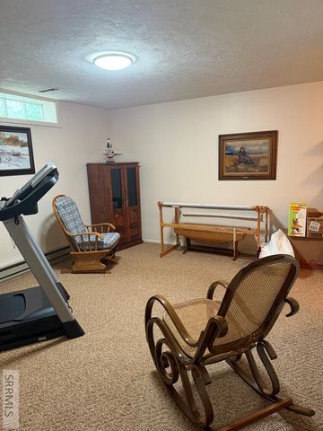 210 Sunny Heights Lane, Idaho Falls, ID 83402