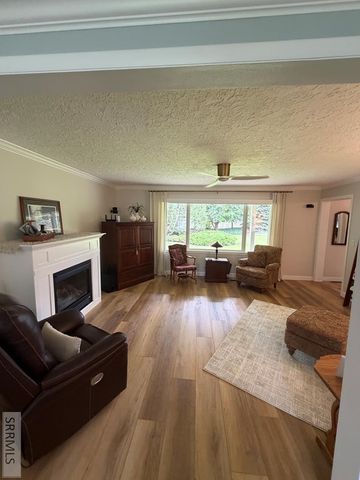 210 Sunny Heights Lane, Idaho Falls, ID 83402