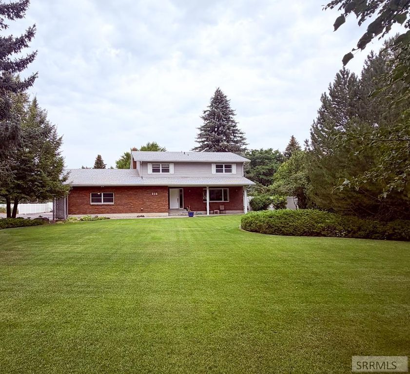 210 Sunny Heights Lane, Idaho Falls, ID 83402