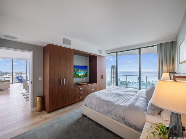 383 Kalaimoku Street 3307, Honolulu, HI 96815