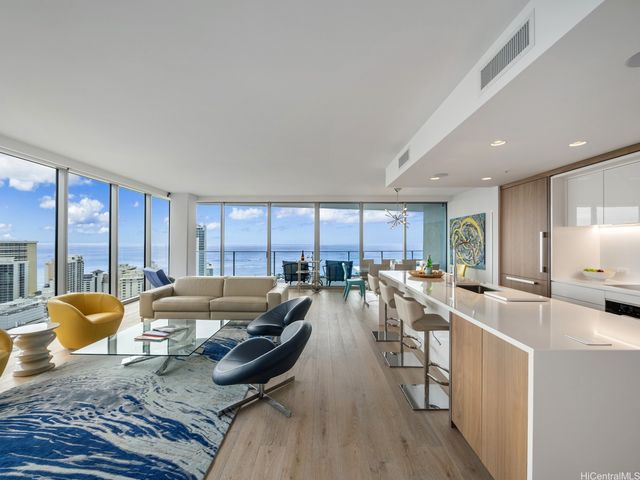 383 Kalaimoku Street 3307, Honolulu, HI 96815