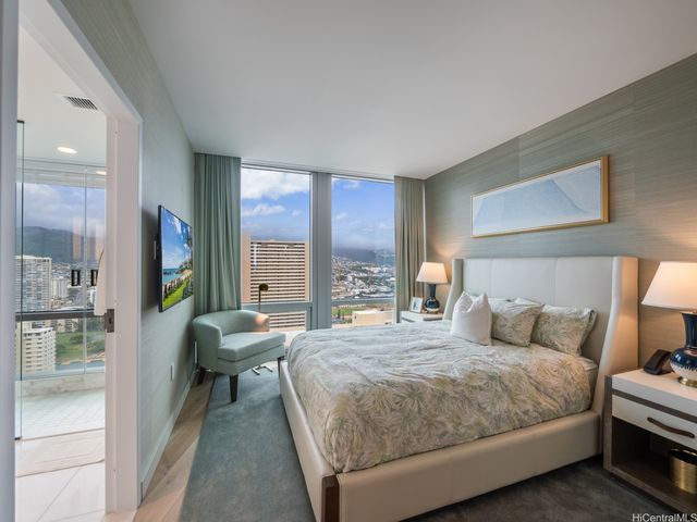 383 Kalaimoku Street 3307, Honolulu, HI 96815