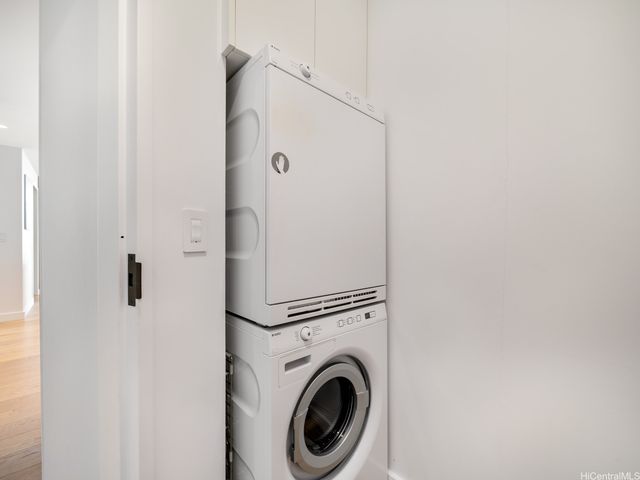 383 Kalaimoku Street 3307, Honolulu, HI 96815