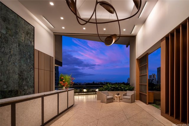 383 Kalaimoku Street 3307, Honolulu, HI 96815
