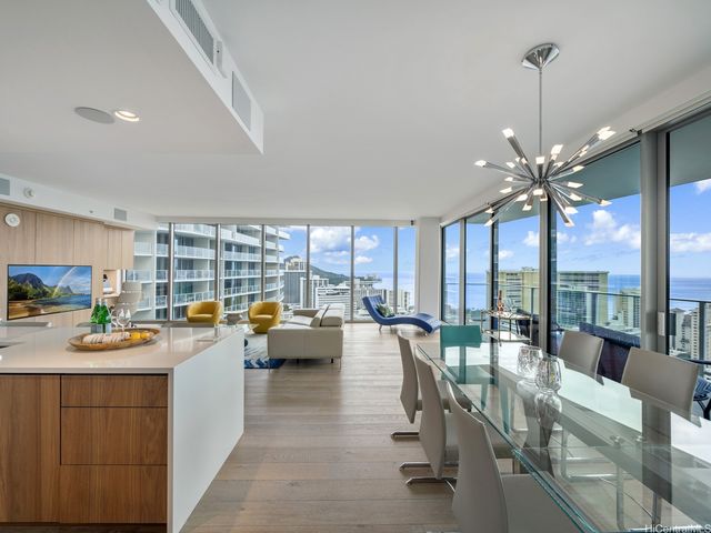 383 Kalaimoku Street 3307, Honolulu, HI 96815